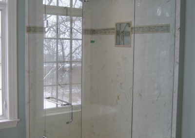 D18