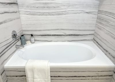 Venice Cascade Tub H